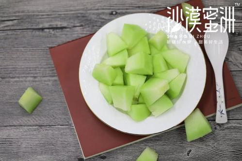 网红甜甜吃蜜瓜,甜蜜滋味，尽享生活美好